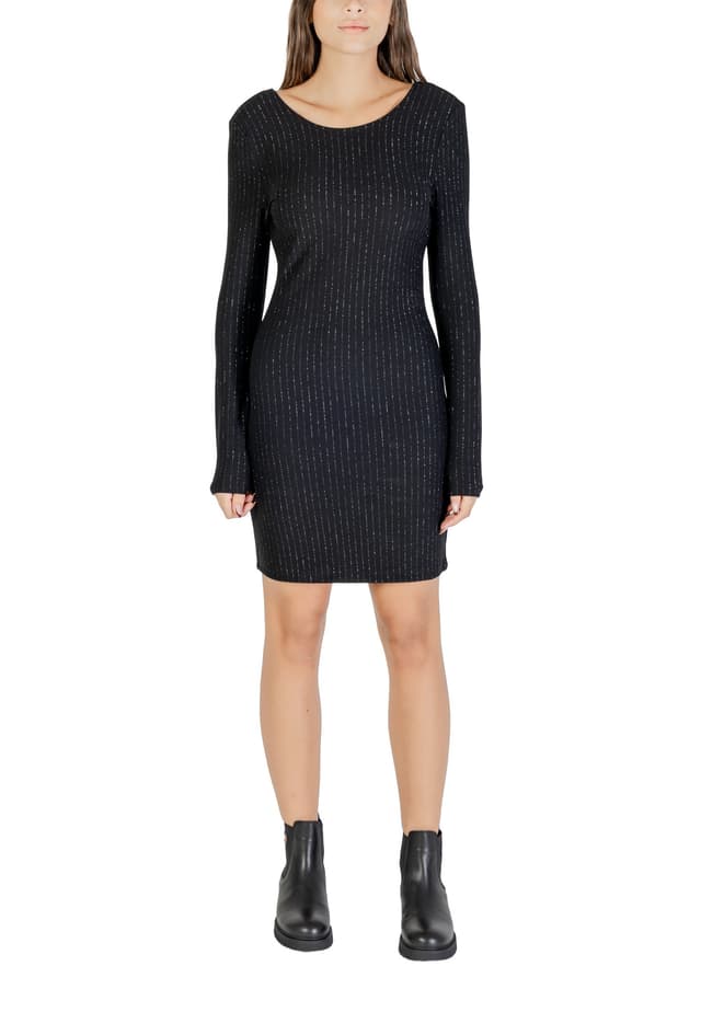 Jacqueline De Yong Рокли Жени