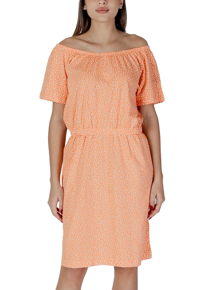 B.young Рокли Жени