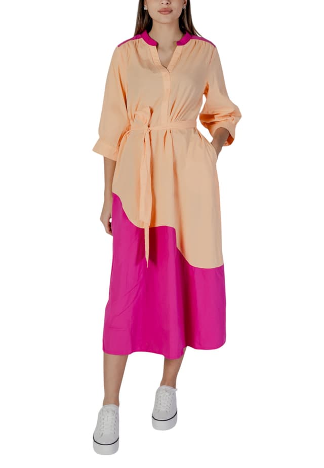 B.young Рокли Жени