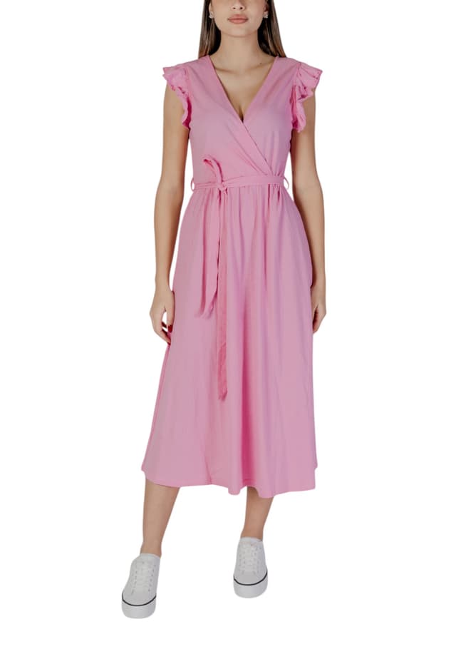 B.young Рокли Жени