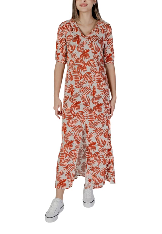 B.young Рокли Жени