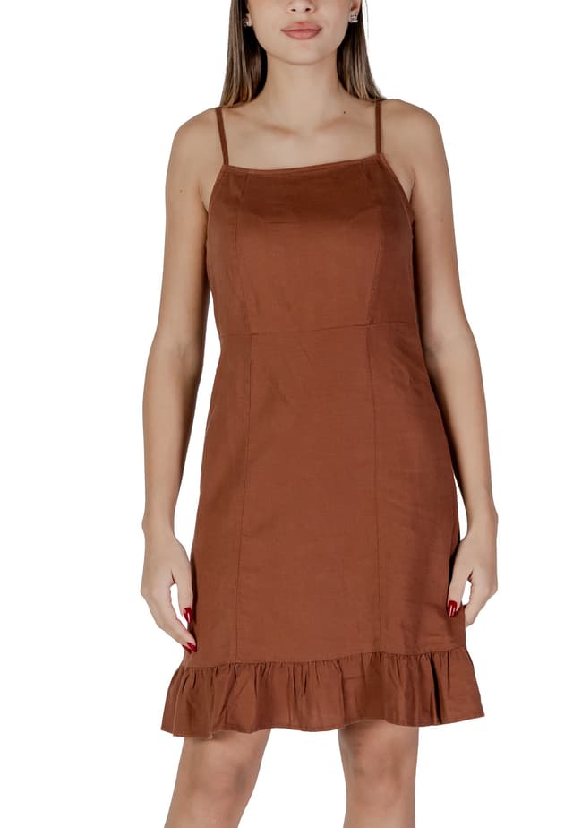 B.young Рокли Жени