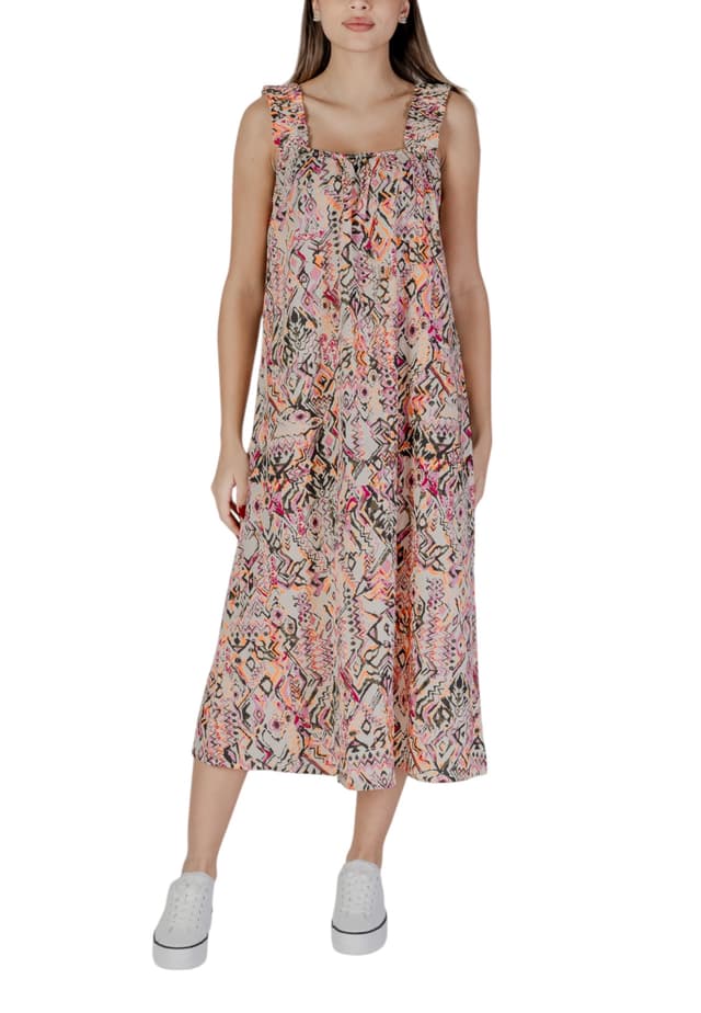 B.young Рокли Жени