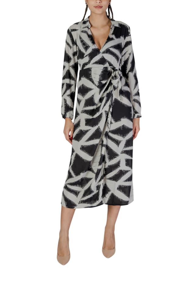 Jacqueline De Yong Рокли Жени