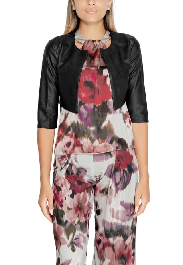 Rinascimento Яке Жени