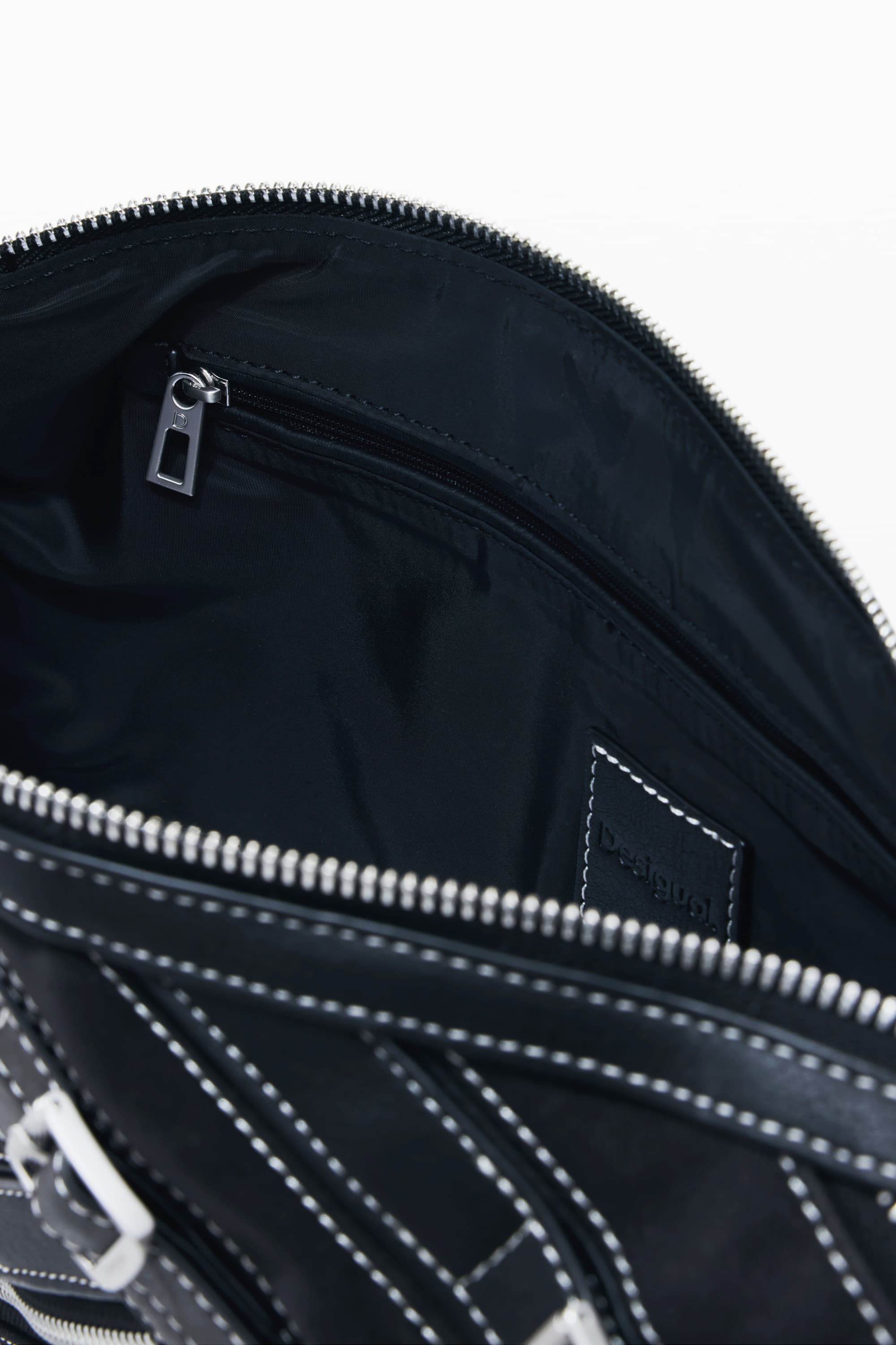 ЧЕРНА ДАМСКА ЧАНТА DESIGUAL - DESIGUAL