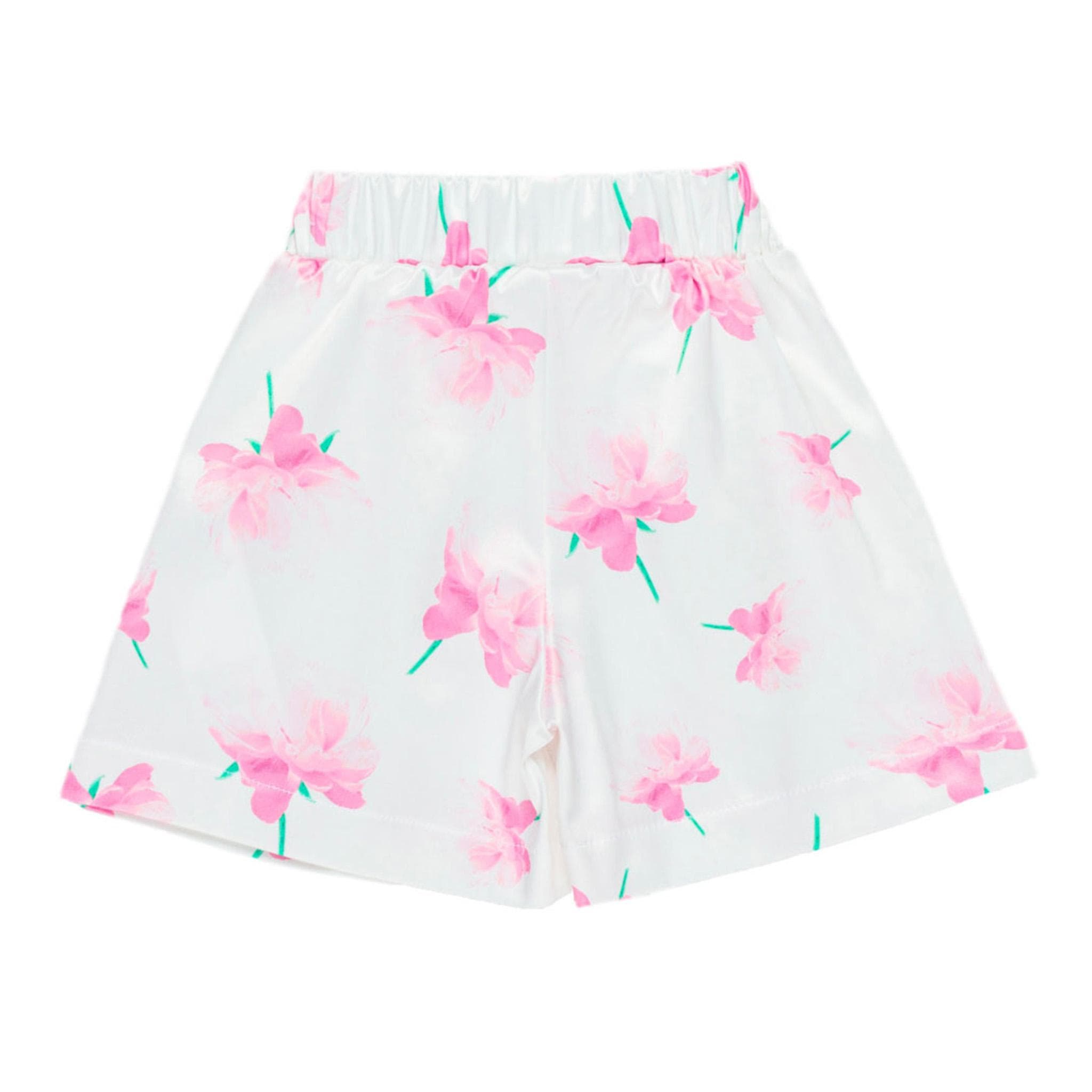 Къси панталони момиче