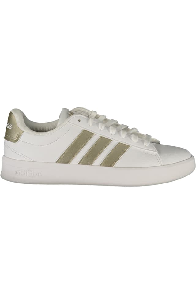ДАМСКИ БЕЛИ СПОРТНИ ОБУВКИ ADIDAS